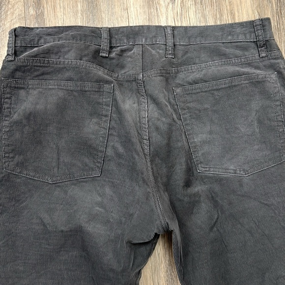 Gap cords. Straight fit. 36x32. Barely worn. - Picture 5 of 7